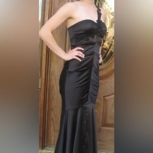 Cache one shoulder mermaid gown